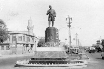التماثيل والنصب الاولى في مدينة بغداد